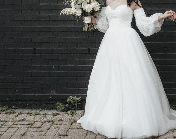 Изысканное свадебное платье