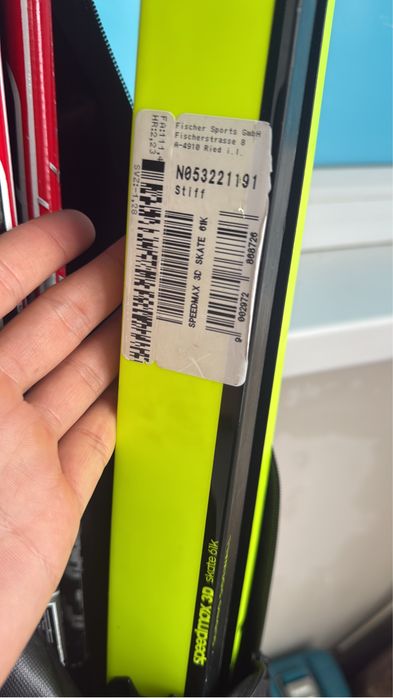 Лыжи продам срочно