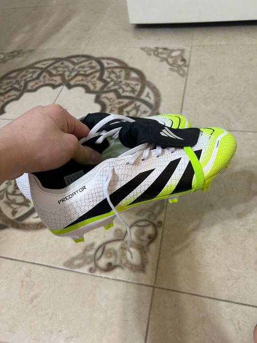 Продам оригиналные бутсы Adidas Predator League