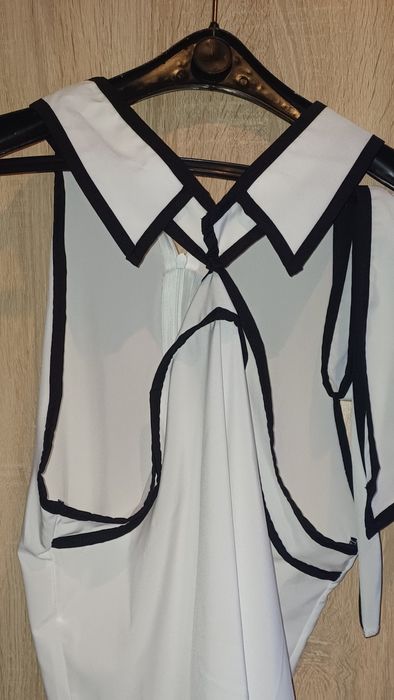 Дамска бяла риза с вратовръзка