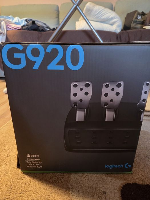 Vând volan gaming Logitech G290 + schimbător. Rog seriozitate.