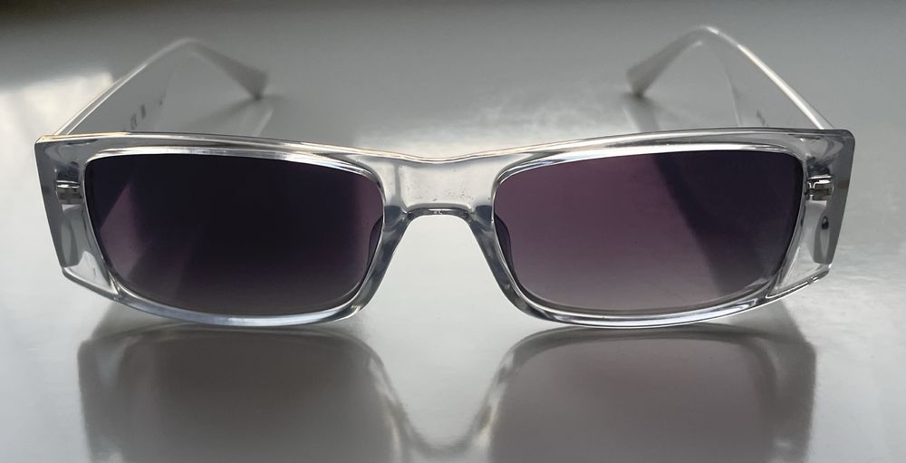 Очки солнцезащитные женские.