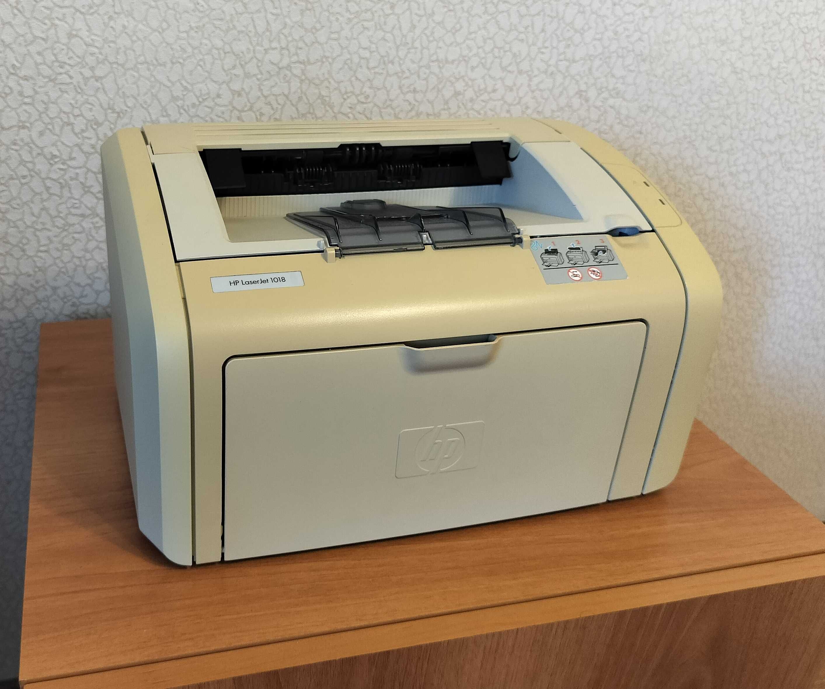 Принтер лазерный HP LaserJet 1018: 20 000 тг. - Периферийные устройства  Петропавловск на Olx