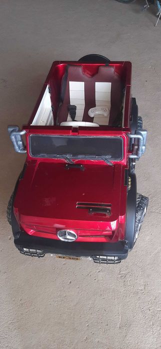 Bolalar mashinasi sotiladi