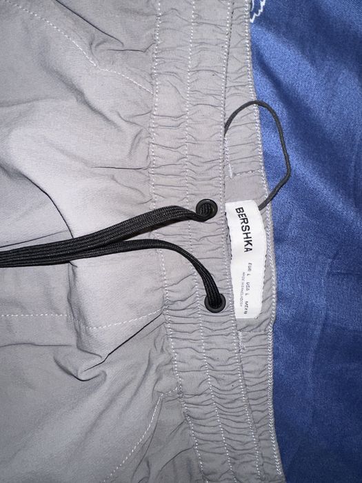 Карго панталон BERSHKA