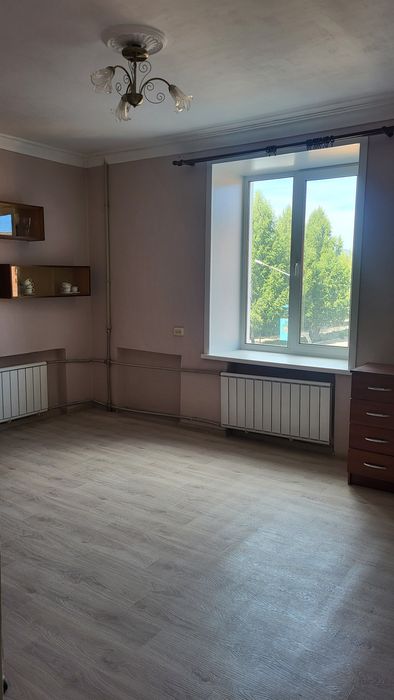 Продам 2 комнатную квартиру в р-не Площади