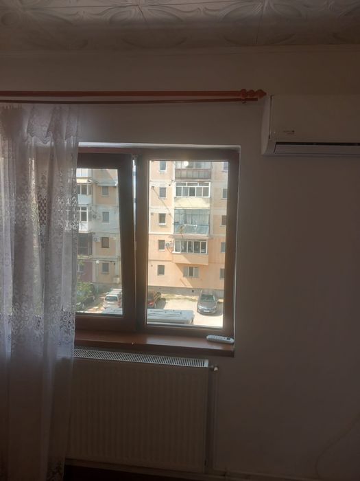 Inchiriez apartament