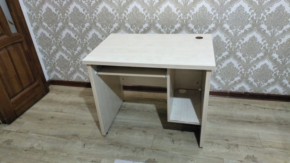 Белый стол Çilek