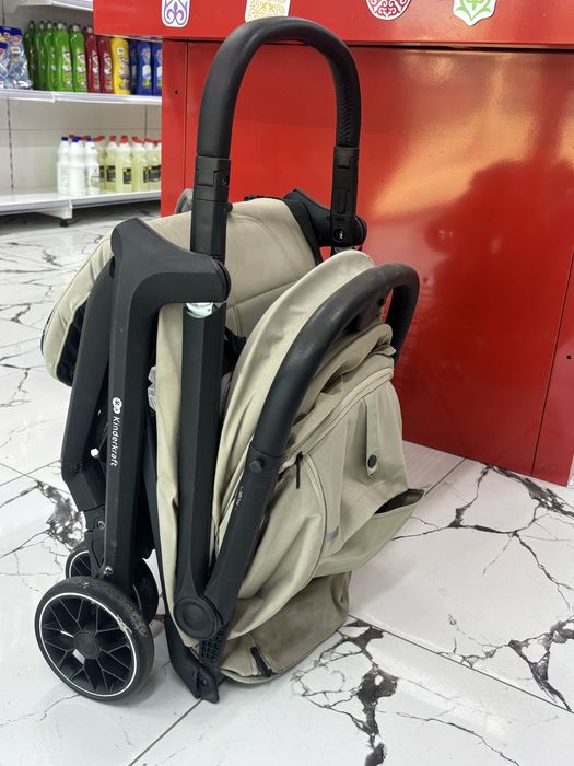 Коляска сатылады.