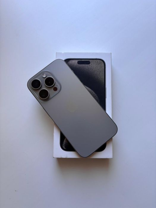 iPhone 15 pro 256гб
