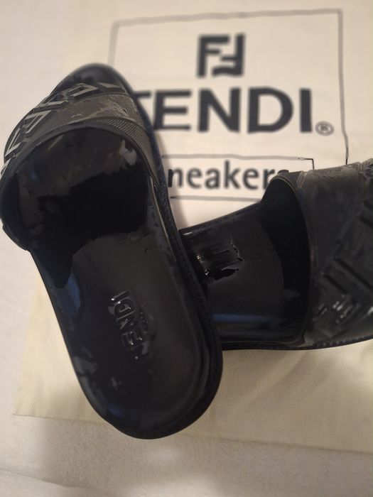 Мъжки чехли Fendi