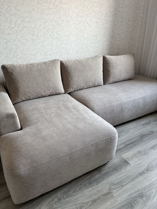 Срочно продам диван