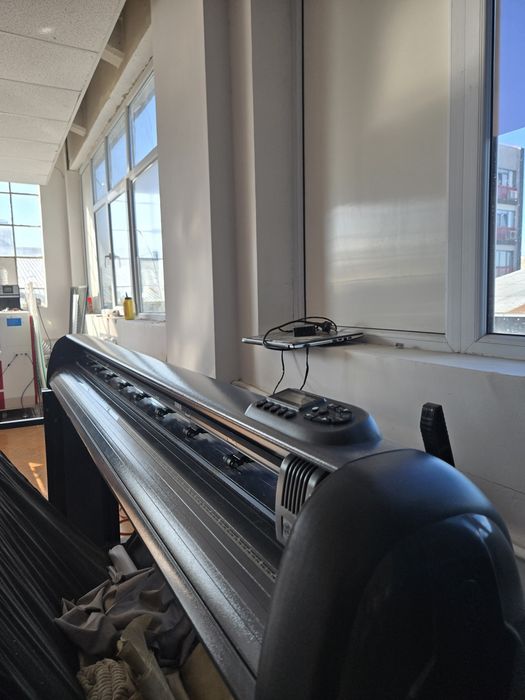 Cutter plotter titan 3 aproape nou