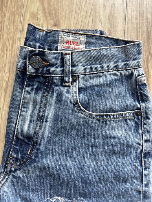 Дънки Ruel с изрязани части отпред, M, €20