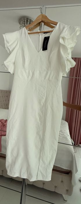 Дамска рокля в бял цвят