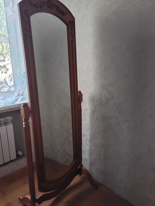 продам зеркало напольное резное