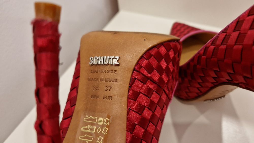 Pantofi cu toc Schutz 37