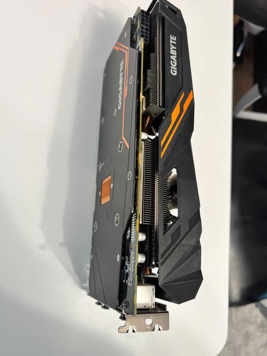 Gigabyte Radeon RX Vega 56 Gaming OC 8GB HBM2, 2048-bit – Stare excelentă