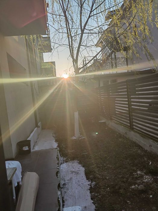 Închiriere apartament 2 camere cu curte proprie