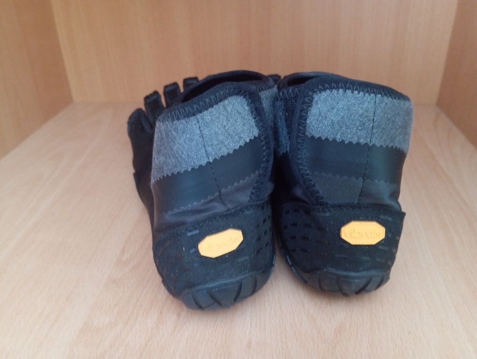 Кроссовки пятипалые продам за 67000