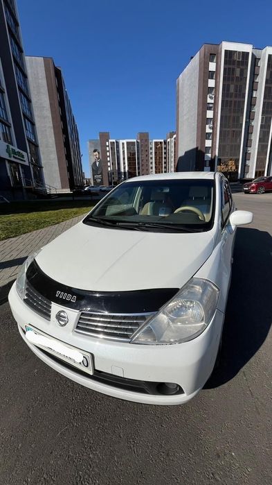 Продам nissan Tiida