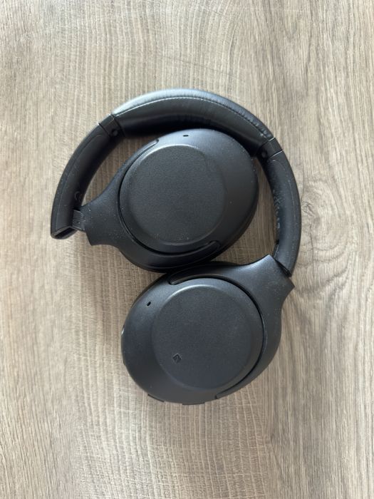 Продавам SONY WH-XB900N