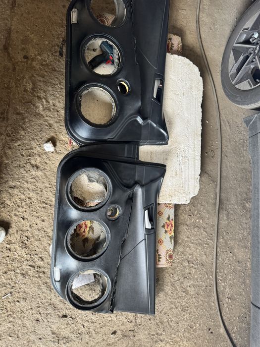 Продам дверные карты камри 50