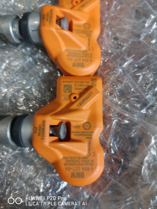 Продавам 4 броя Оригинални датчици с вентили за БМВ Ф10 - BMW F10