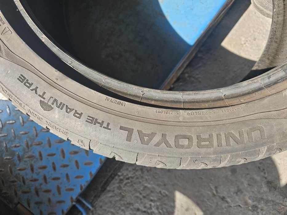 245 45 19 vara uniroyal