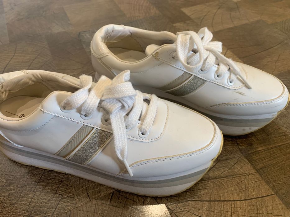 Кроссовки Stradivarius