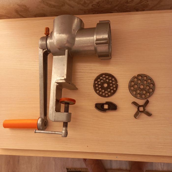 Продам мясорубку