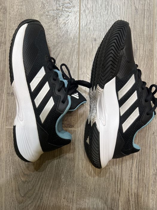 Кроссовки Adidas