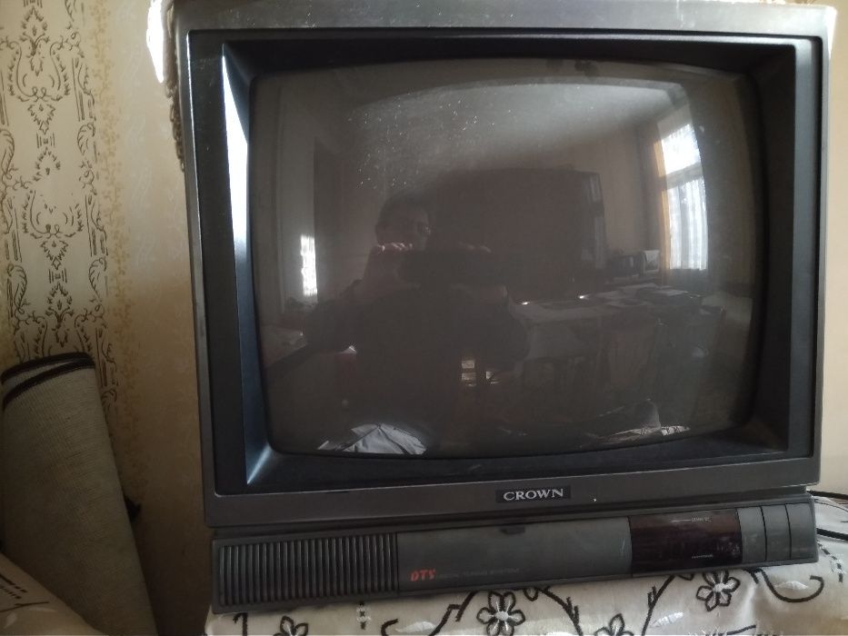 Телевизор CROWN и телевизор IMPERIAL