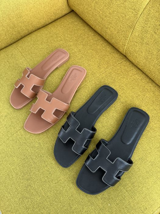 Vand papuci Hermes din piele marimea 39