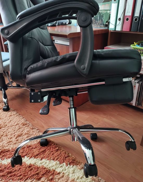 Fotoliu/scaun de birou cu suport picioare