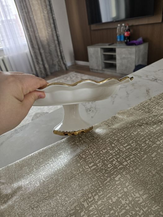 Продам тарелку на ножках