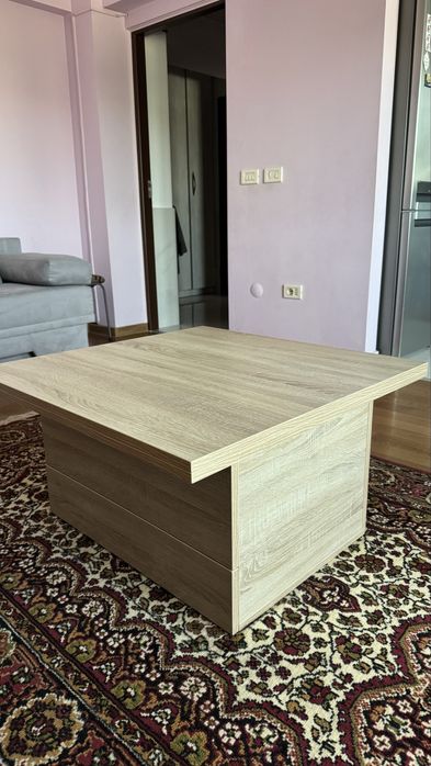 Masă extensibilă din lemn pentru living