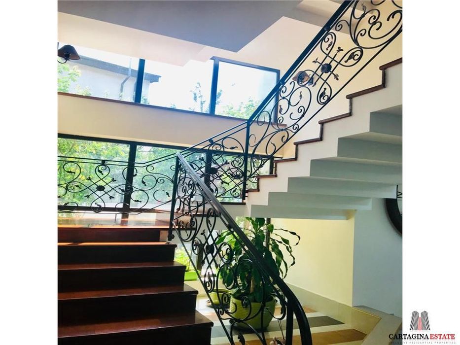 Vila P+1+M  eleganta  vav liziera Padurii (1418mp teren)