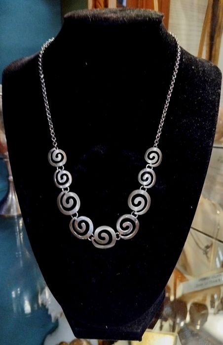 Сребърни колиета,проба 925.