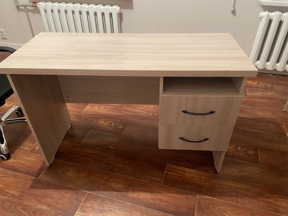 Стол для работы или детей