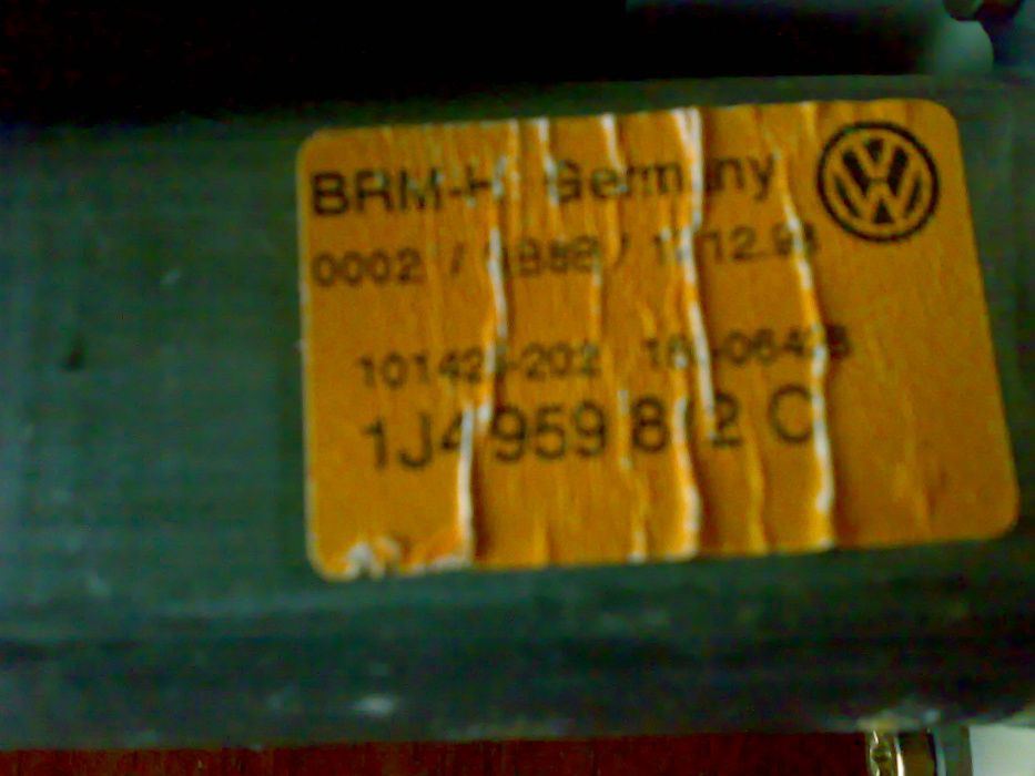 Продавам моторчета за ел. стъкла и комфорт модул за Голф 4