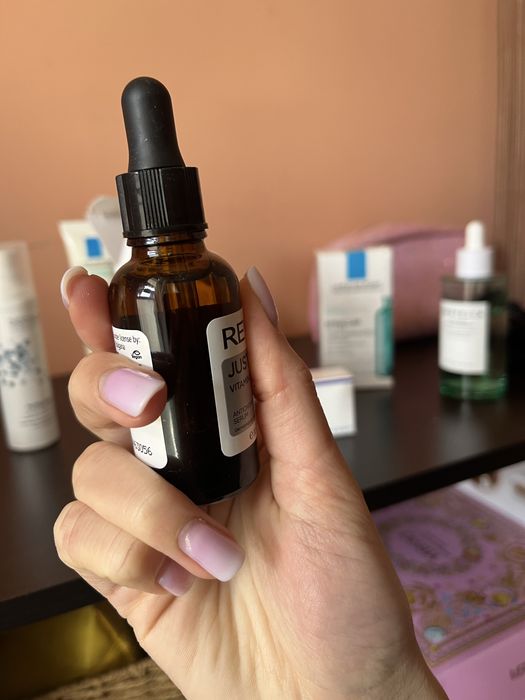Козметика centella, adapalene, la roche possay, vitamin C