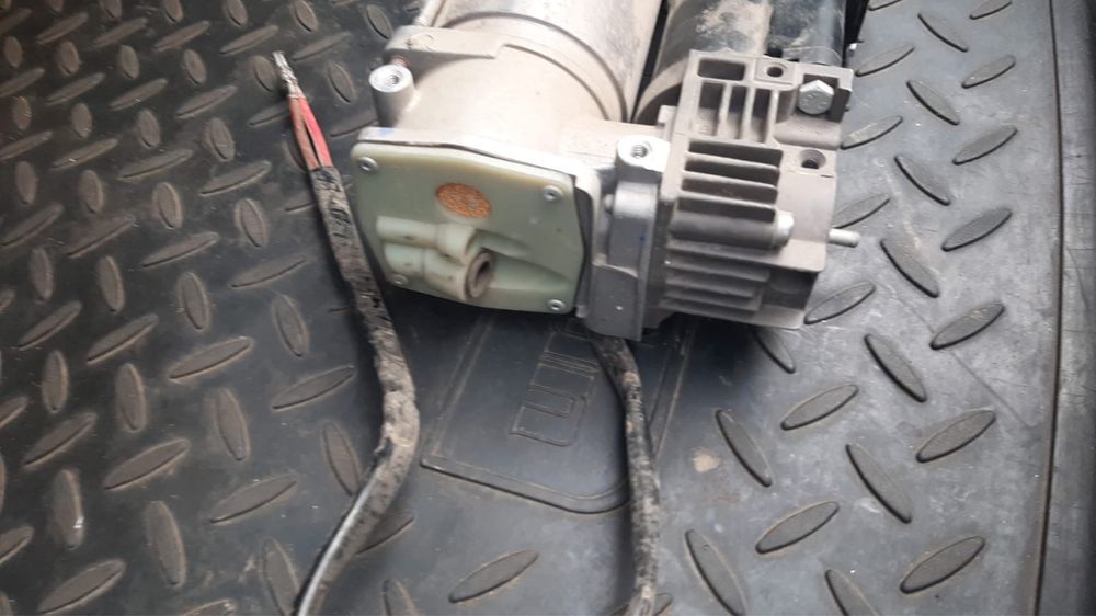 Продам компрессор для пневмоподвески