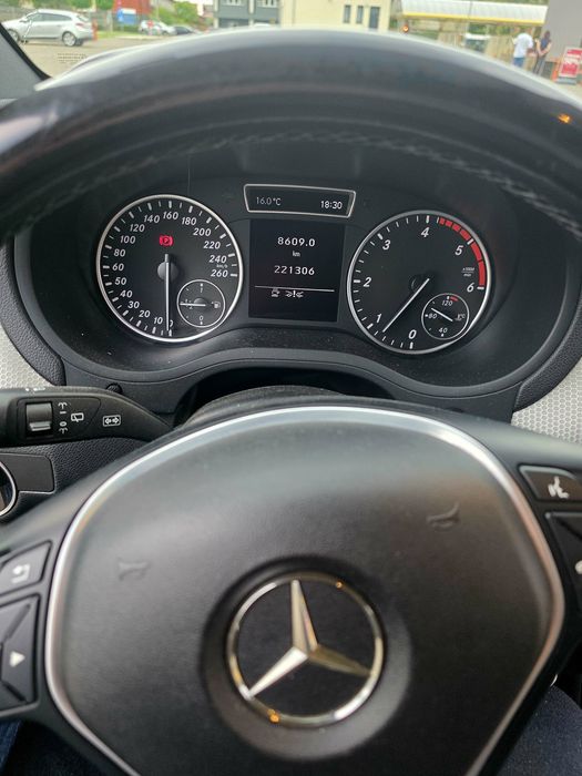 Mercedes-Benz B 180 CDI • 1.8 Motor Mercedes • Panoramic • Xenon • Piele