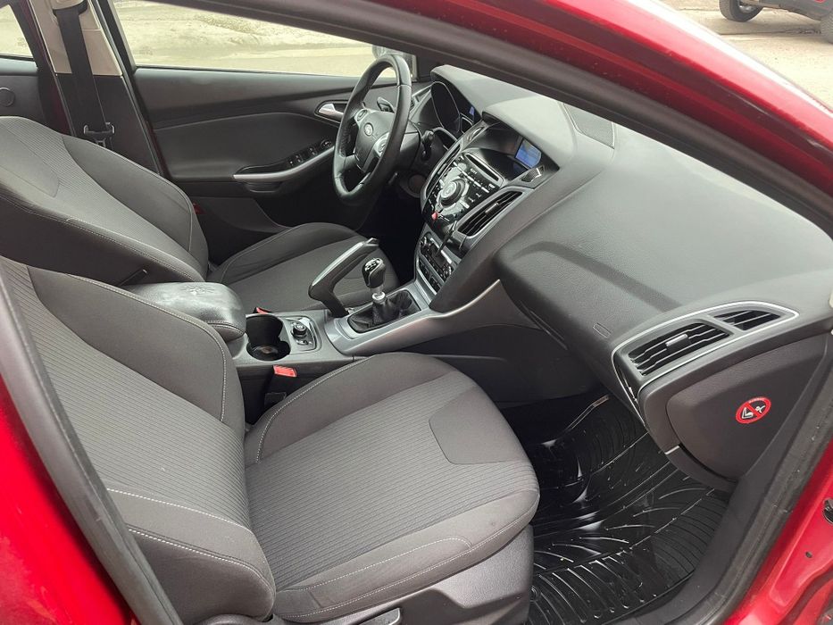 Vând Ford Focus Titanium