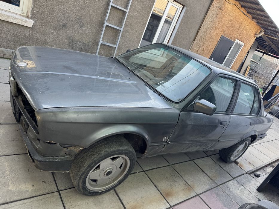 BMW E30 без мотора без коробки