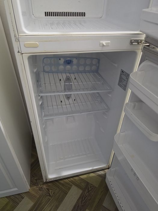 Холодильник на продажу