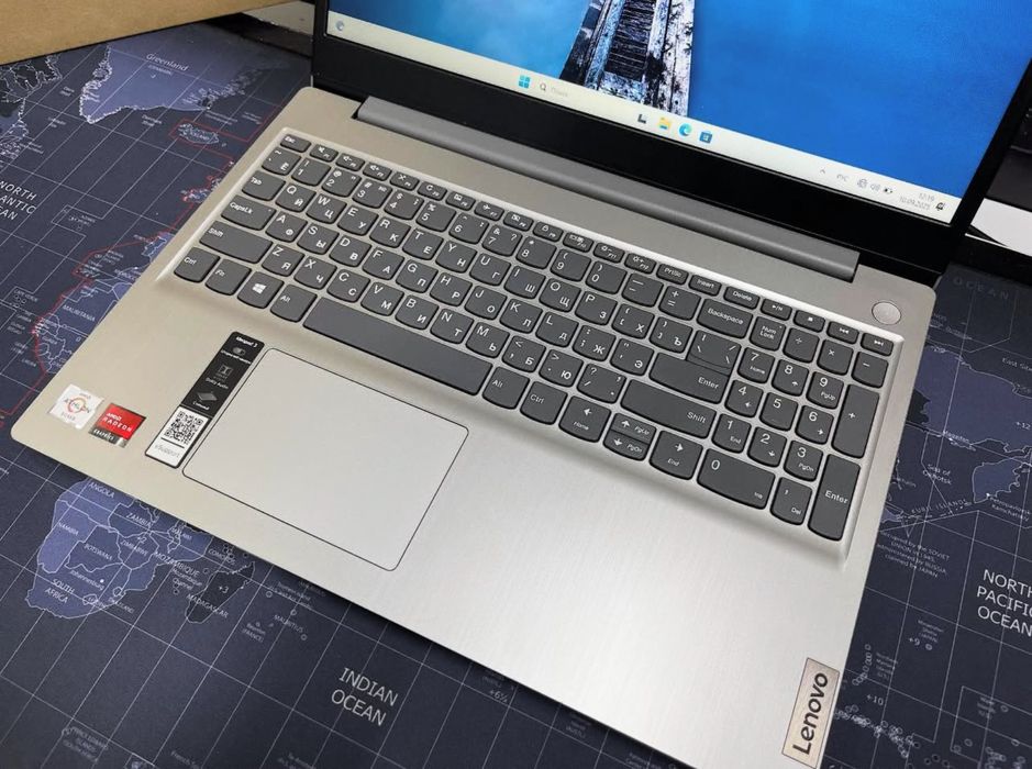Офисный ноутбук Lenovo ideapad 3 - AMD Athlon Silver/4Gb/SSD256Gb