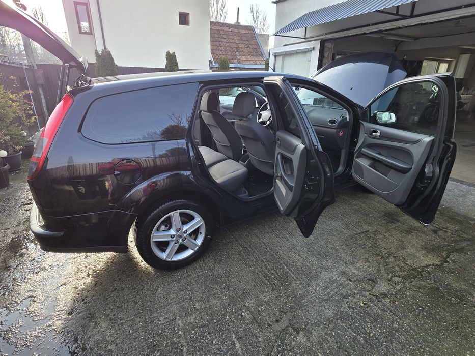 Vand Ford Focus 1.6 benzina