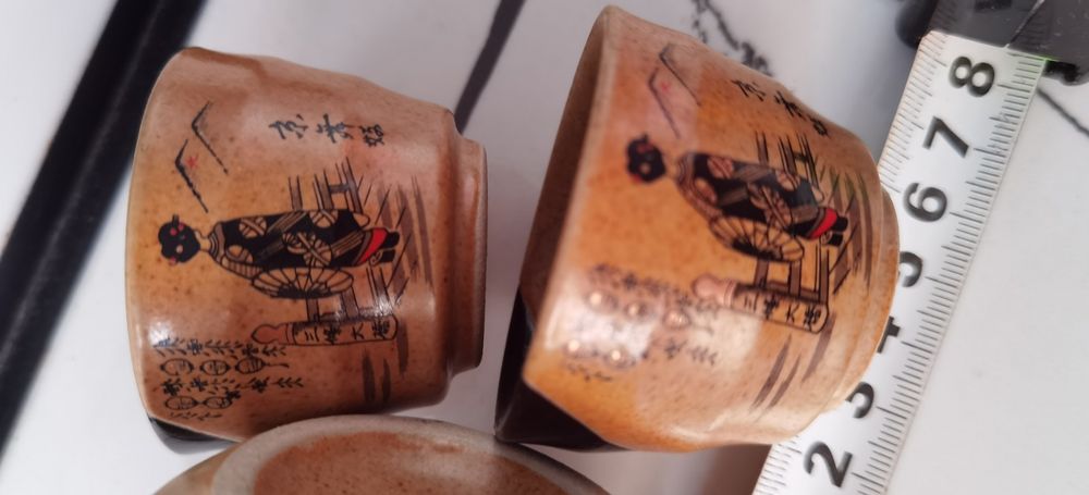 Керамични  Японски чаши за саке и каничка.